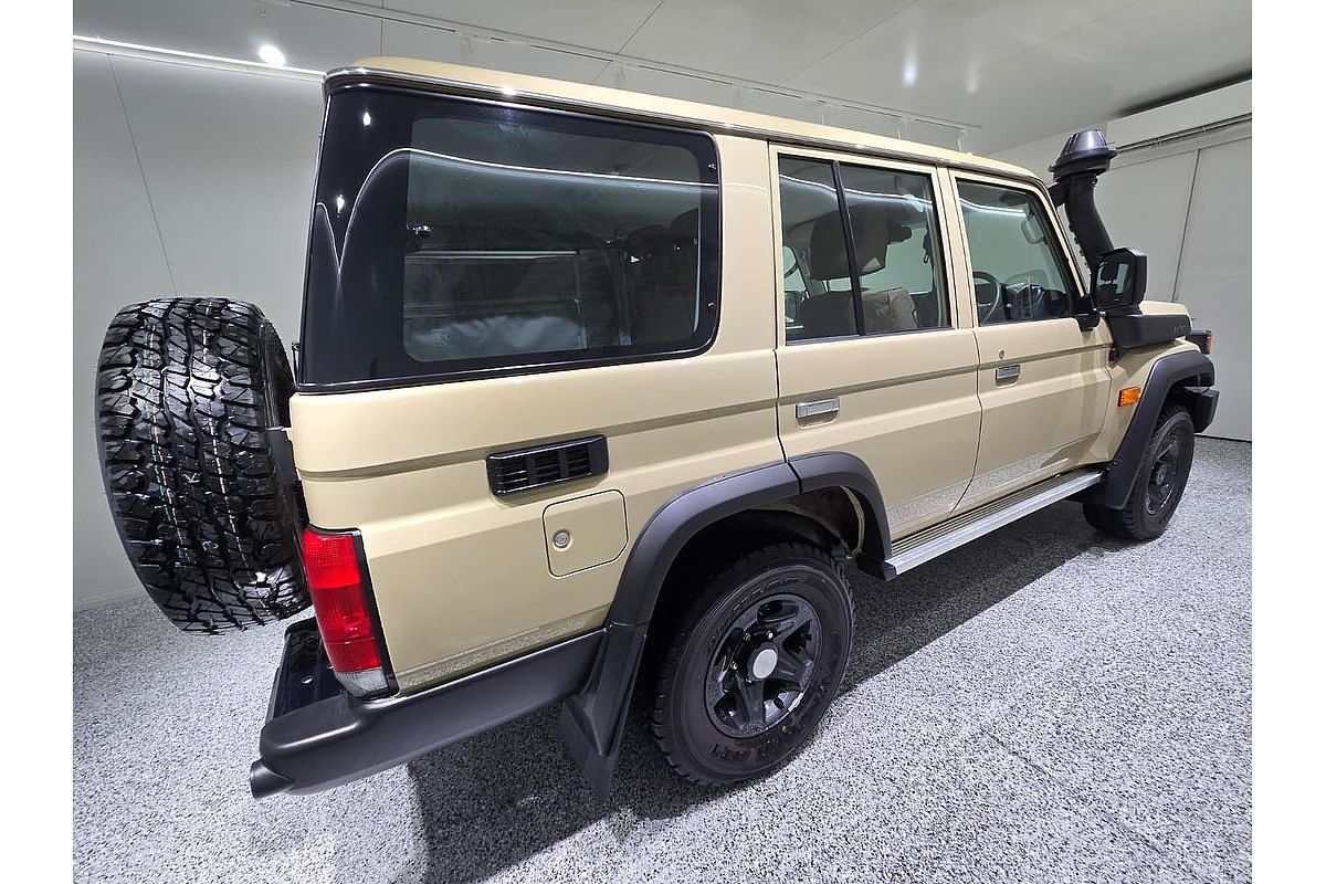2024 Toyota Landcruiser GXL GDJL76R