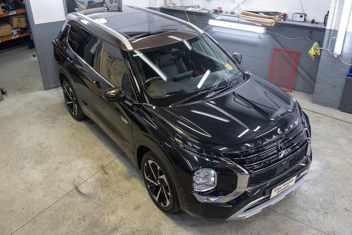 2022 Mitsubishi Outlander PHEV Exceed Tourer ZM