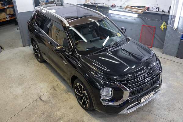 2022 Mitsubishi Outlander PHEV Exceed Tourer ZM