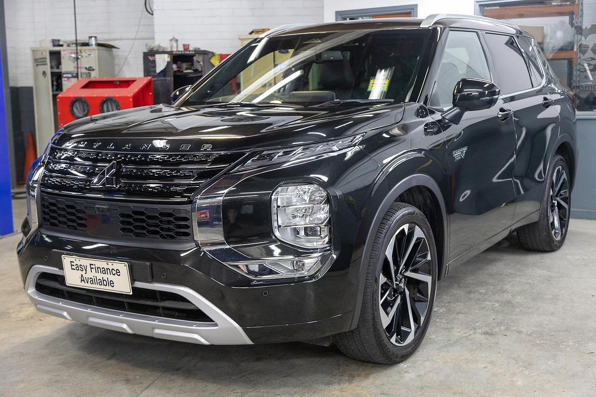 2022 Mitsubishi Outlander PHEV Exceed Tourer ZM
