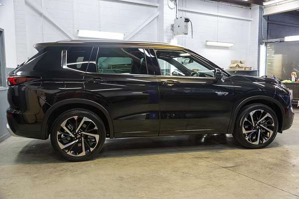 2022 Mitsubishi Outlander PHEV Exceed Tourer ZM