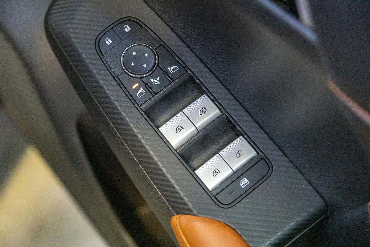 2022 Mitsubishi Outlander PHEV Exceed Tourer ZM