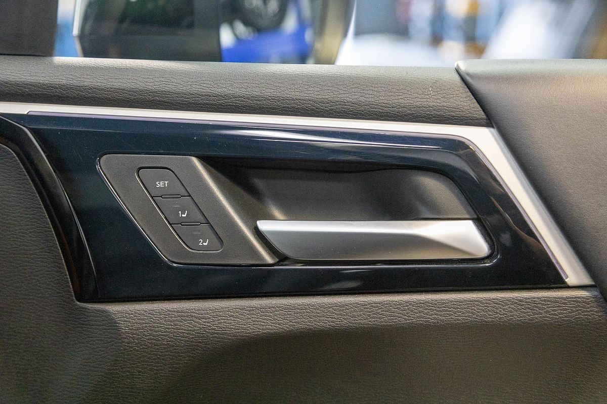 2022 Mitsubishi Outlander PHEV Exceed Tourer ZM