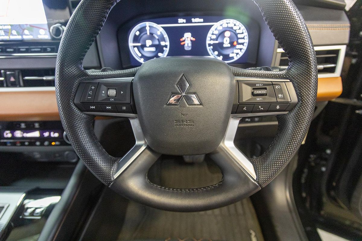 2022 Mitsubishi Outlander PHEV Exceed Tourer ZM