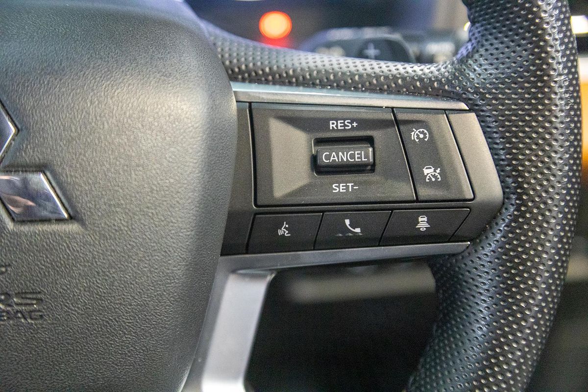 2022 Mitsubishi Outlander PHEV Exceed Tourer ZM