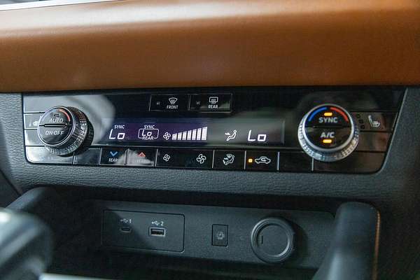 2022 Mitsubishi Outlander PHEV Exceed Tourer ZM