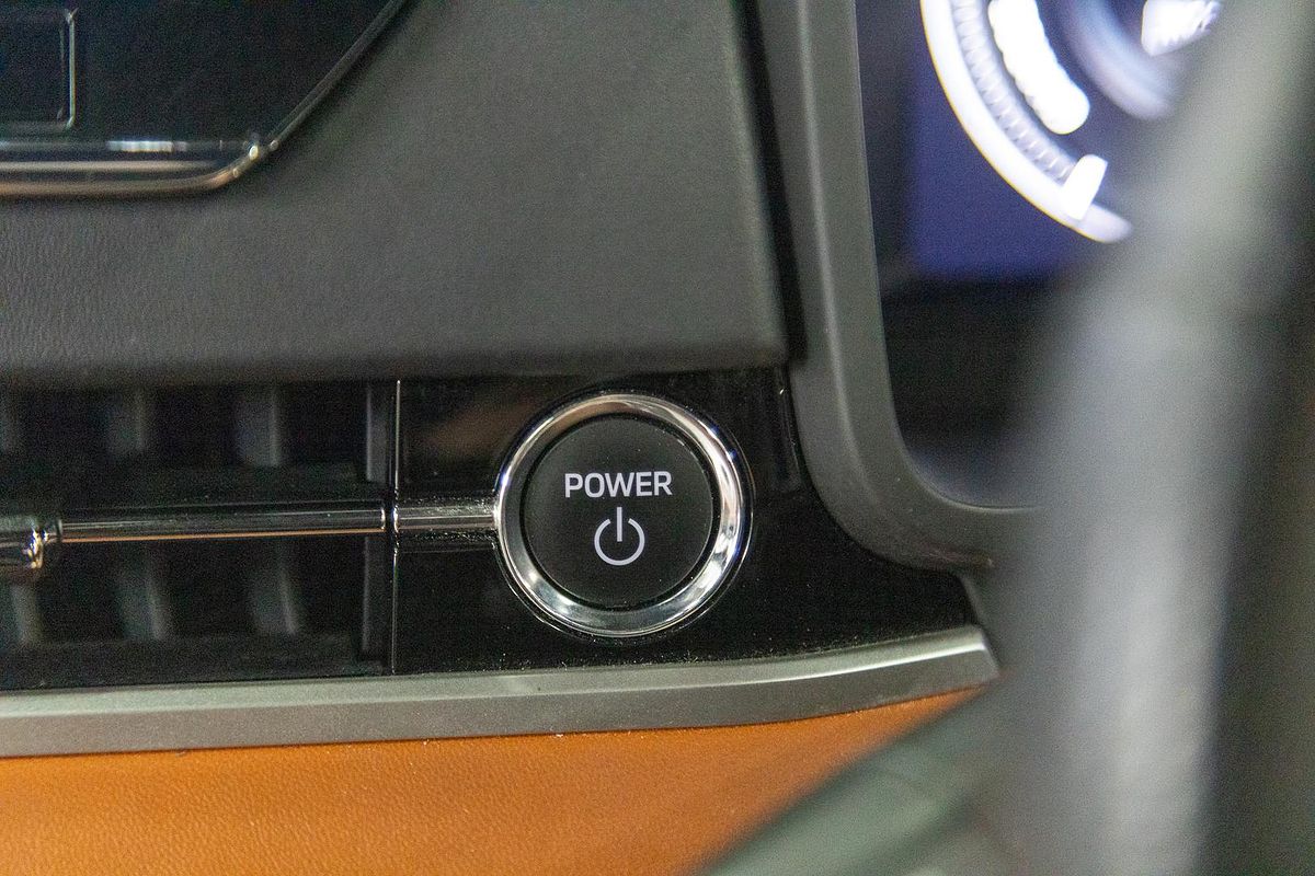 2022 Mitsubishi Outlander PHEV Exceed Tourer ZM