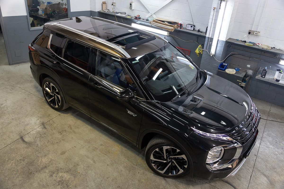 2022 Mitsubishi Outlander PHEV Exceed Tourer ZM