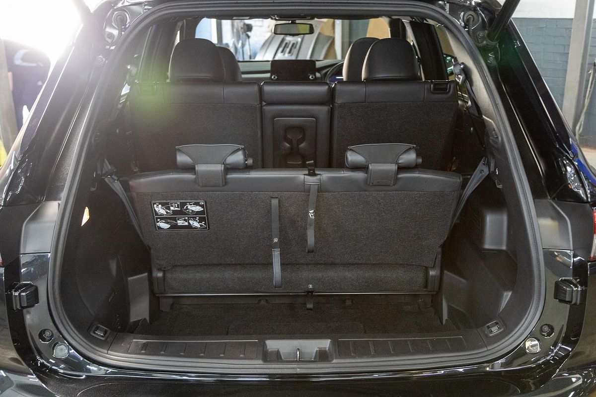 2022 Mitsubishi Outlander PHEV Exceed Tourer ZM