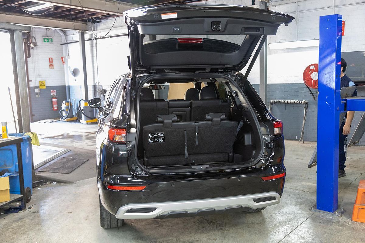 2022 Mitsubishi Outlander PHEV Exceed Tourer ZM
