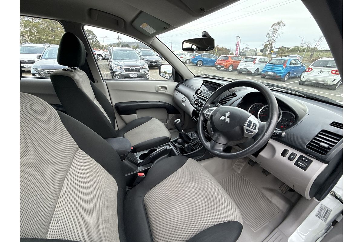 2014 Mitsubishi Triton GLX MN 4X4