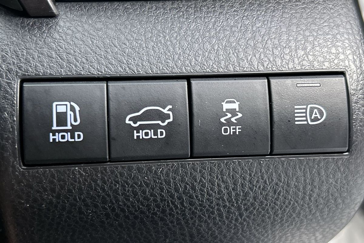 2018 Toyota Camry Ascent ASV70R