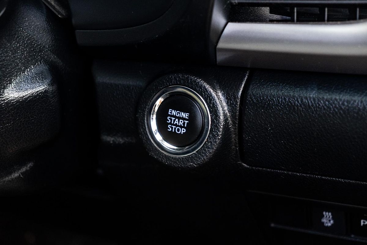 2020 Toyota Hilux SR5 GUN126R 4X4