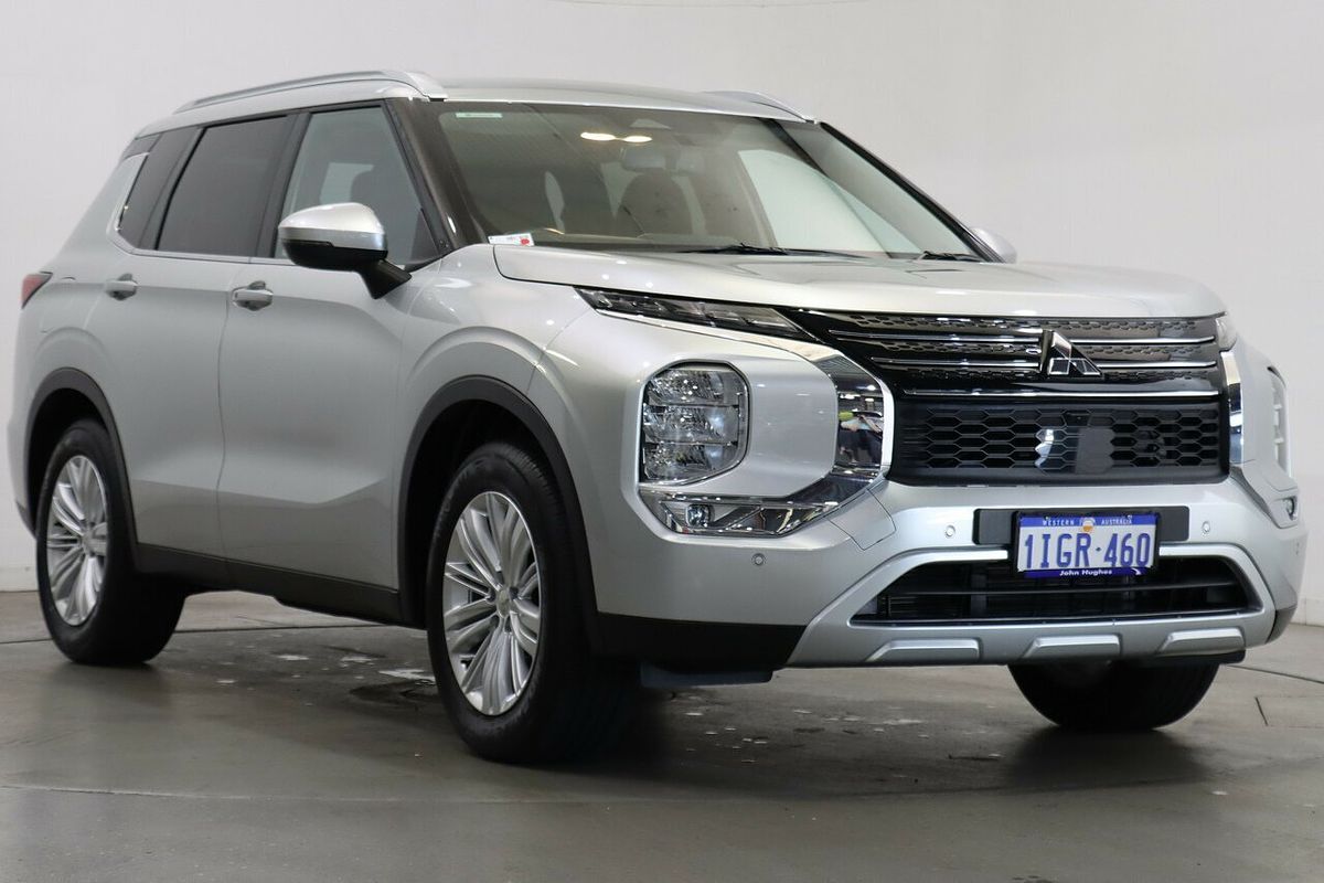 2024 Mitsubishi Outlander LS ZM