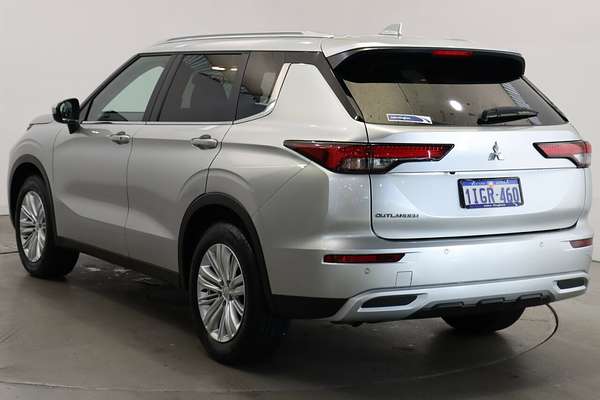 2024 Mitsubishi Outlander LS ZM