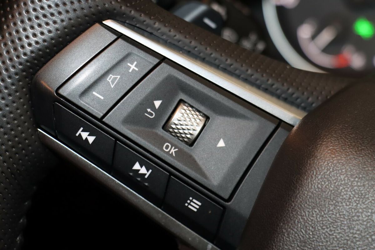 2024 Mitsubishi Outlander LS ZM