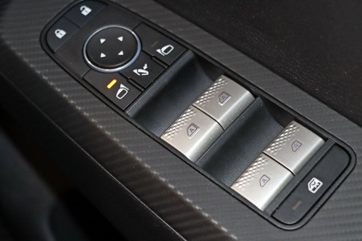 2024 Mitsubishi Outlander LS ZM