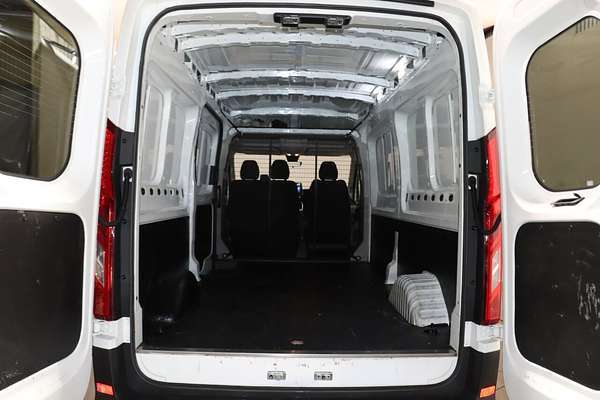 2022 LDV Deliver 9 LWB