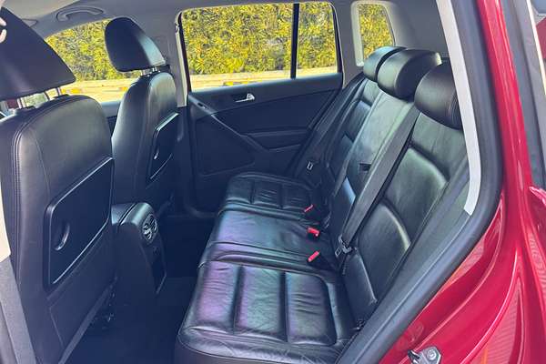 2010 Volkswagen Tiguan 103TDI 5N