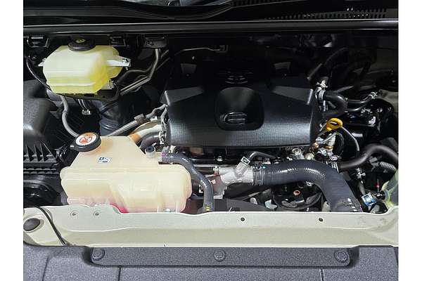 2019 Toyota Hiace Commuter GDH322R