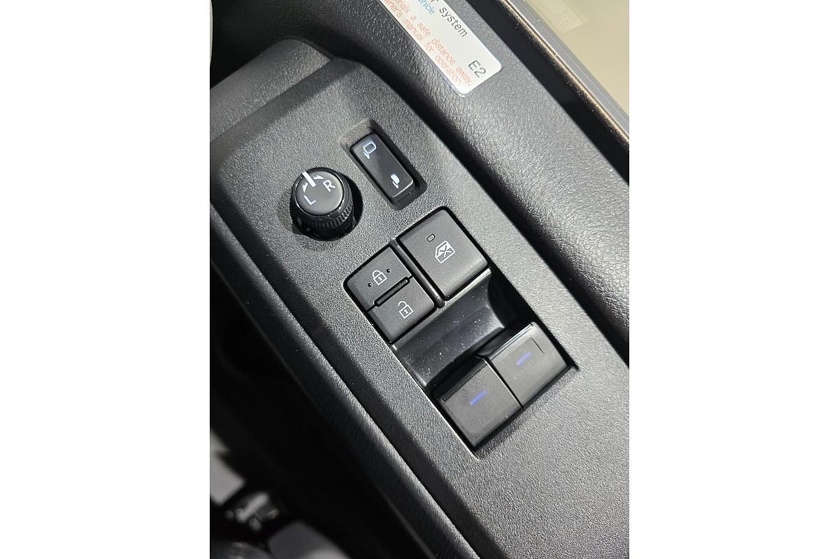 2019 Toyota Hiace Commuter GDH322R