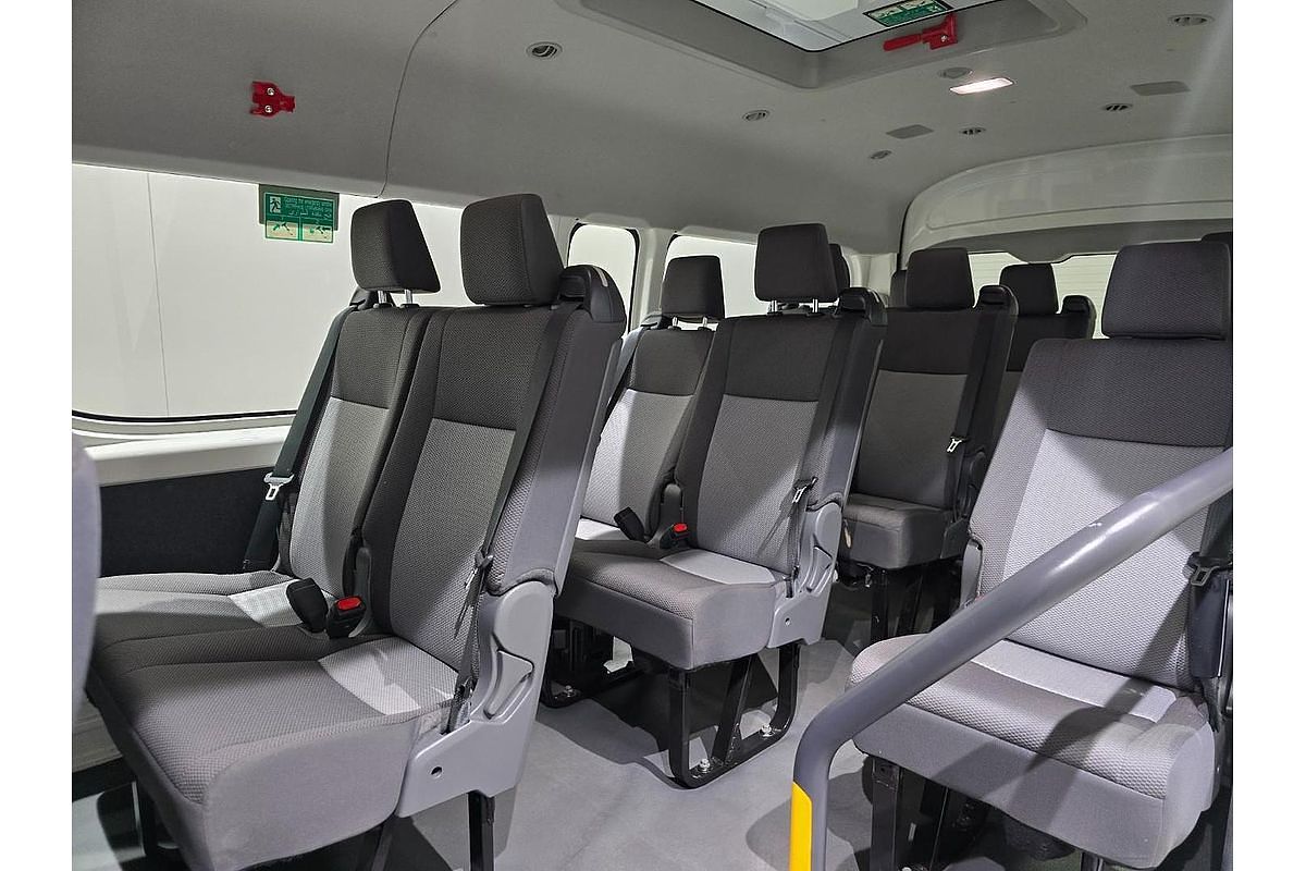 2019 Toyota Hiace Commuter GDH322R