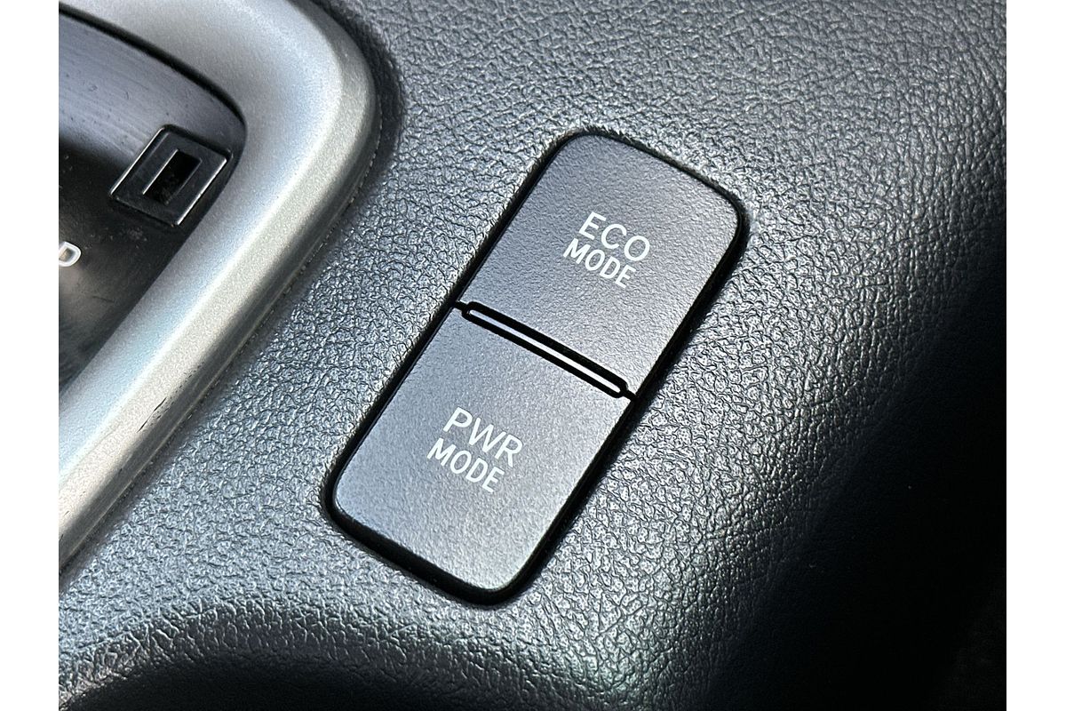 2019 Toyota Hilux SR5 GUN126R 4X4