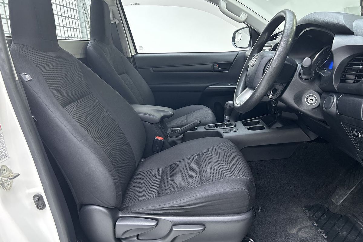 2017 Toyota Hilux SR GUN126R 4X4