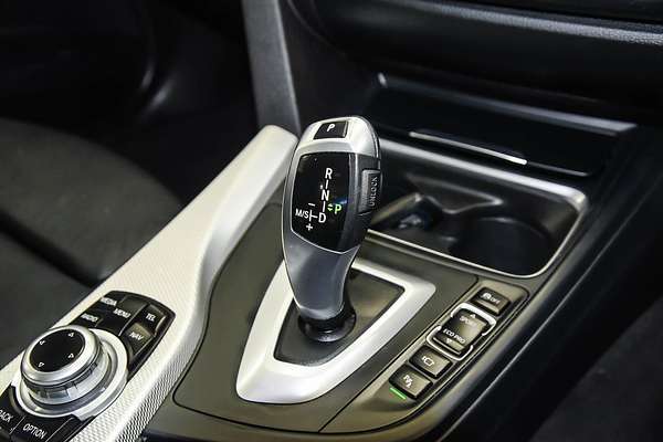 2015 BMW 3 Series 316i Sport Line F30