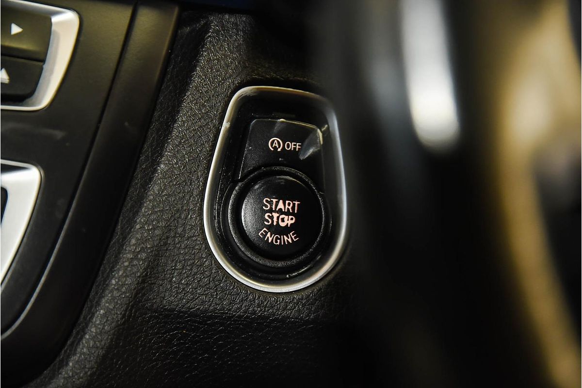 2015 BMW 3 Series 316i Sport Line F30