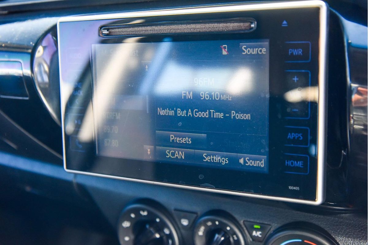 2017 Toyota Hilux SR GUN126R 4X4