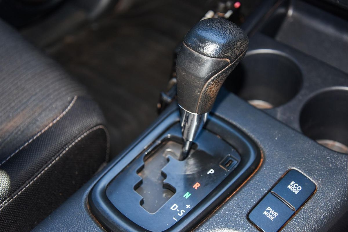 2017 Toyota Hilux SR GUN126R 4X4