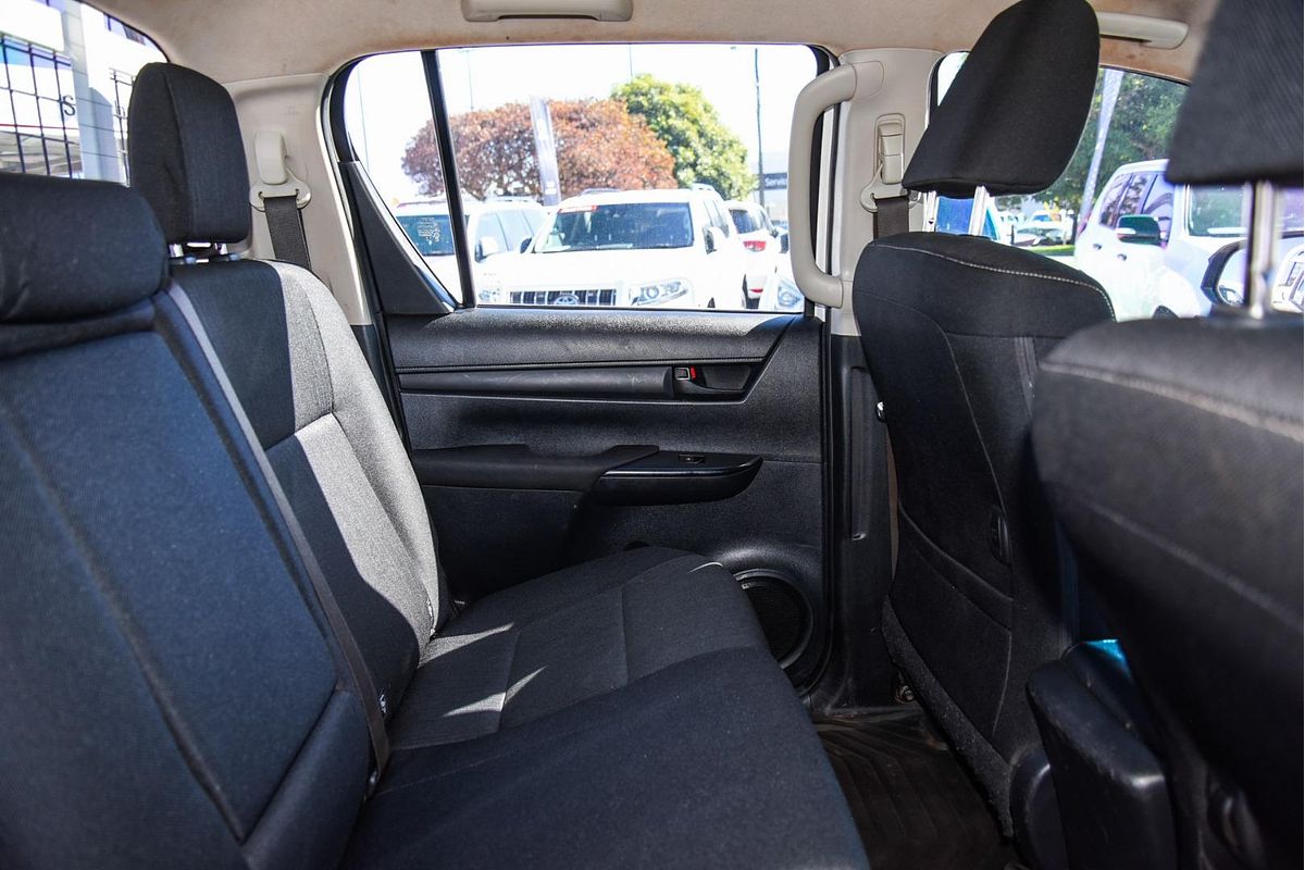 2017 Toyota Hilux SR GUN126R 4X4