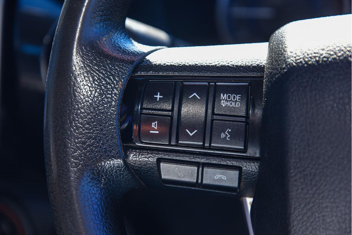 2017 Toyota Hilux SR GUN126R 4X4