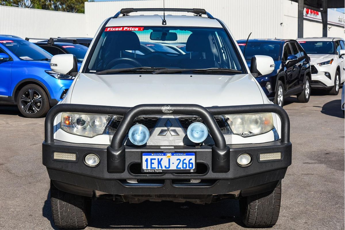 2011 Mitsubishi Challenger LS PB