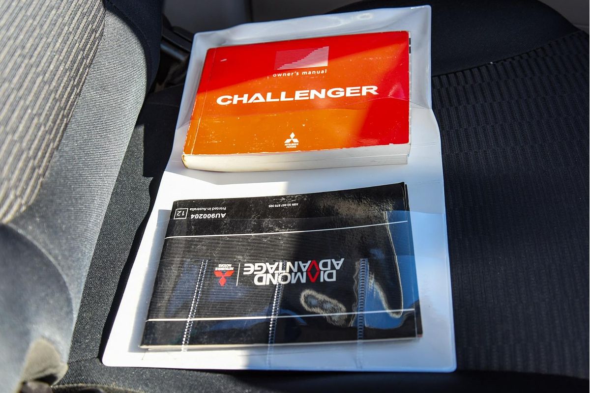2011 Mitsubishi Challenger LS PB
