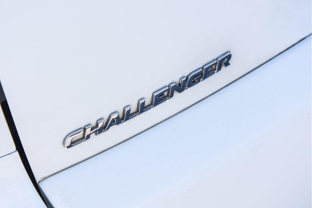 2011 Mitsubishi Challenger LS PB