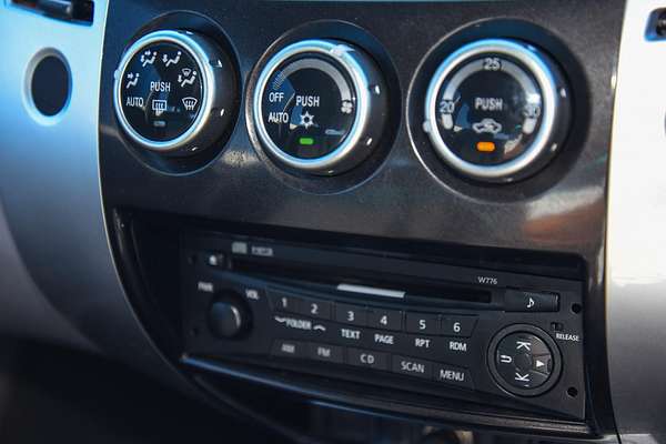 2011 Mitsubishi Challenger LS PB