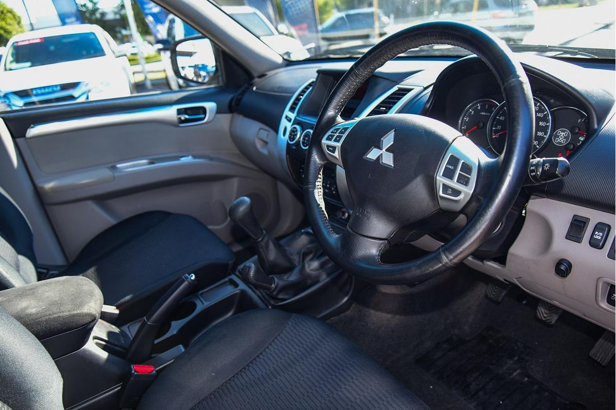 2011 Mitsubishi Challenger LS PB
