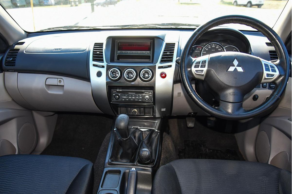 2011 Mitsubishi Challenger LS PB