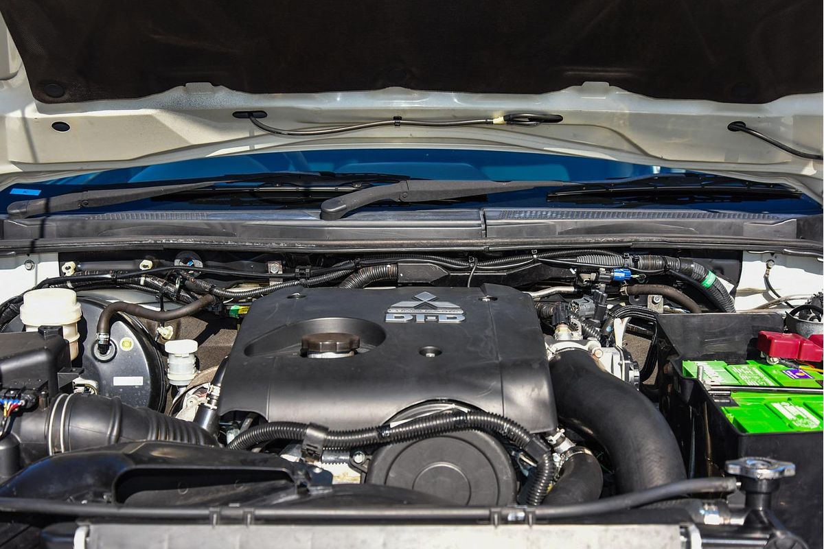 2011 Mitsubishi Challenger LS PB