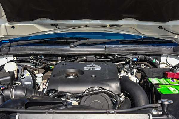 2011 Mitsubishi Challenger LS PB