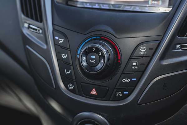 2015 Hyundai Veloster SR Turbo FS4 Series II