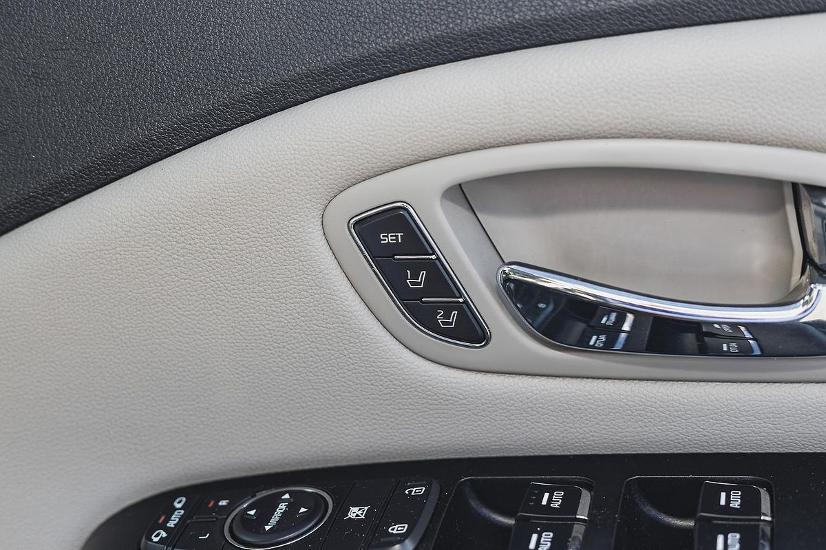 2019 Kia Carnival Platinum YP