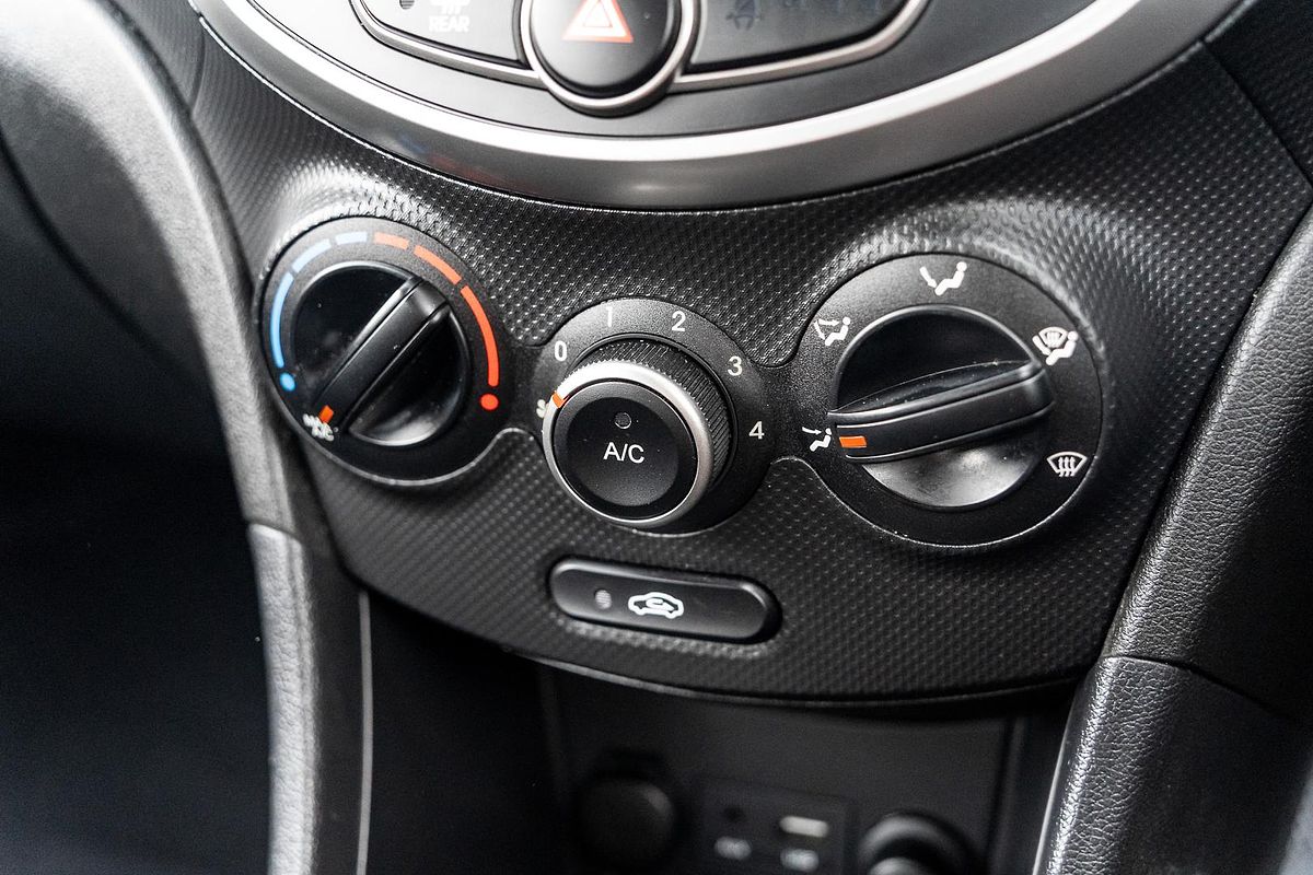 2019 Hyundai Accent Sport RB6