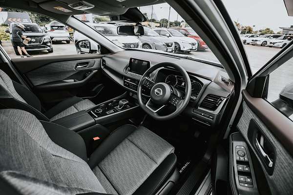 2025 Nissan X-TRAIL ST T33