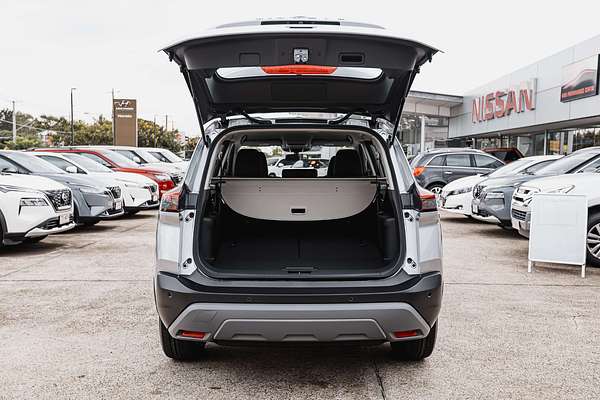 2025 Nissan X-TRAIL ST T33