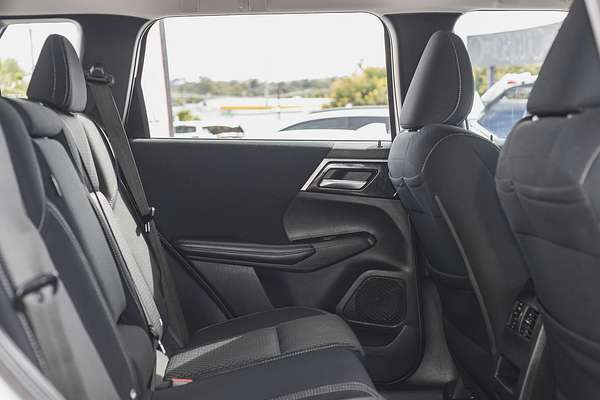 2023 Mitsubishi Outlander ES ZM