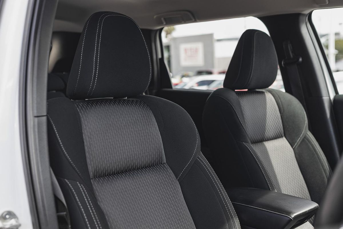 2023 Mitsubishi Outlander ES ZM