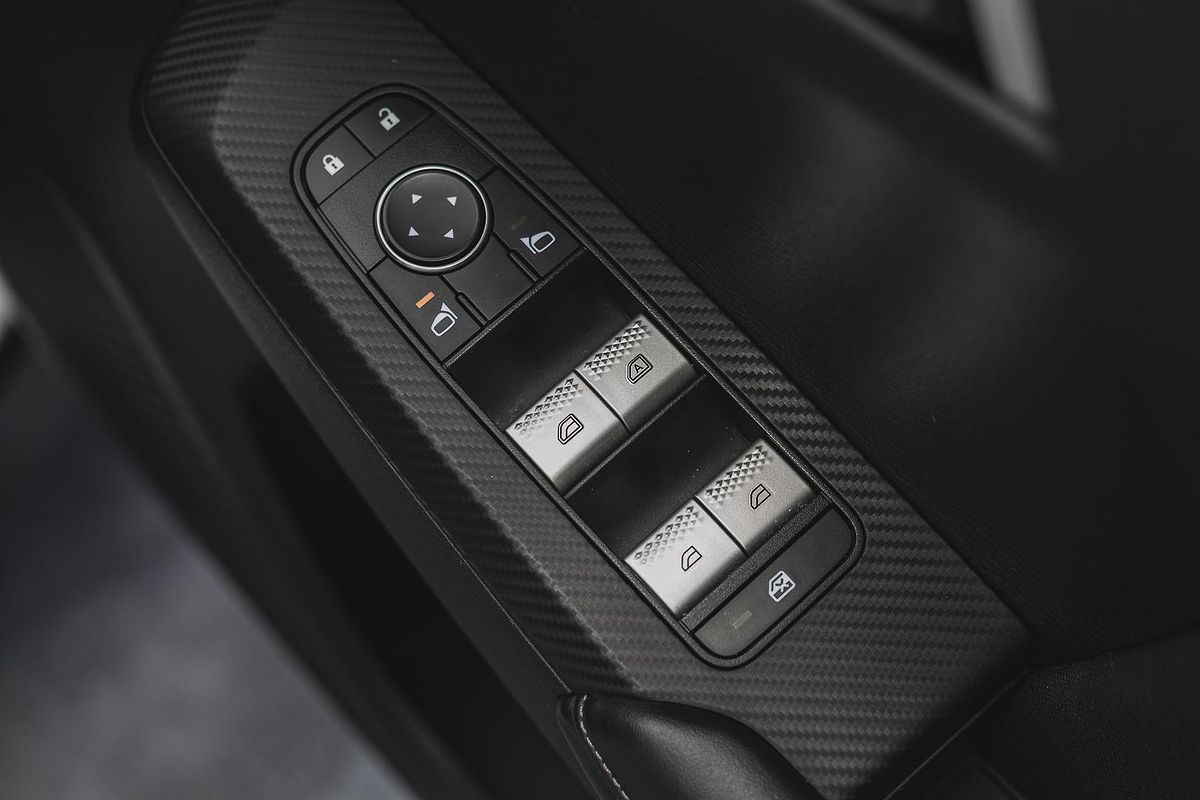 2023 Mitsubishi Outlander ES ZM